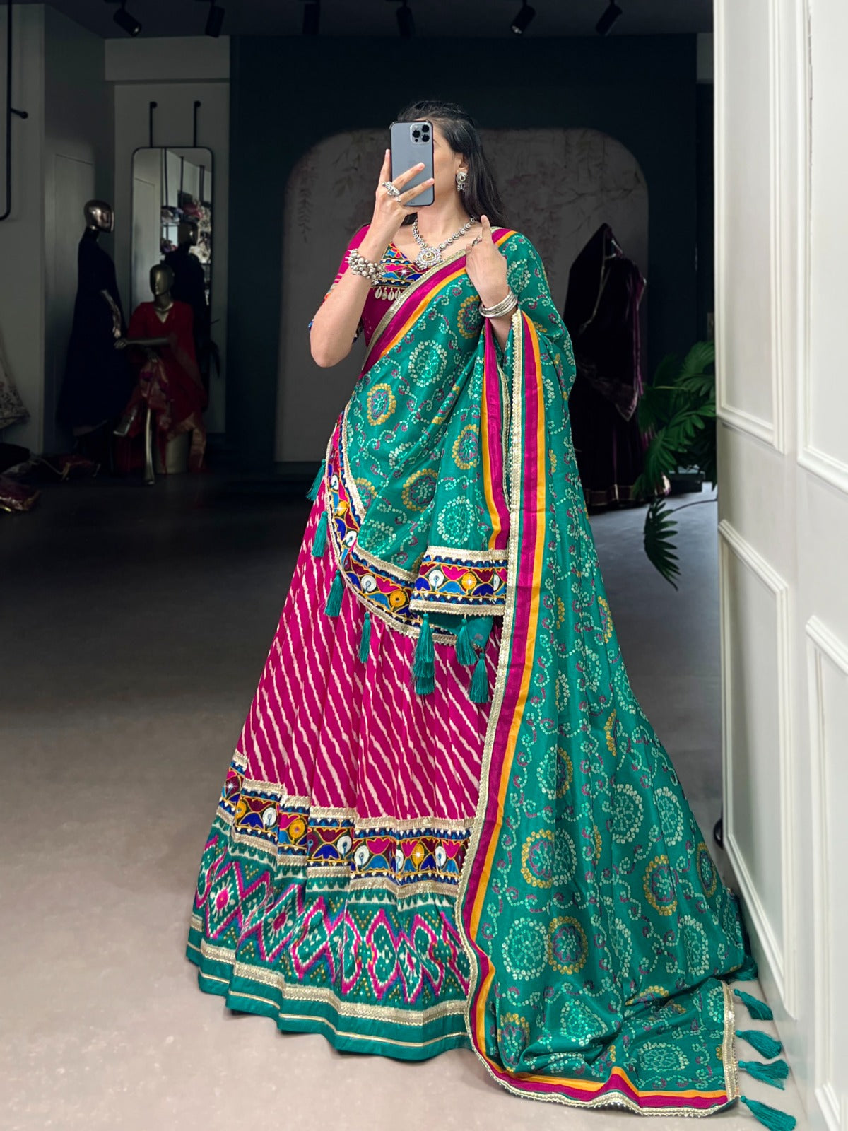 GAMTHI WORK LEHNGA CHOLI