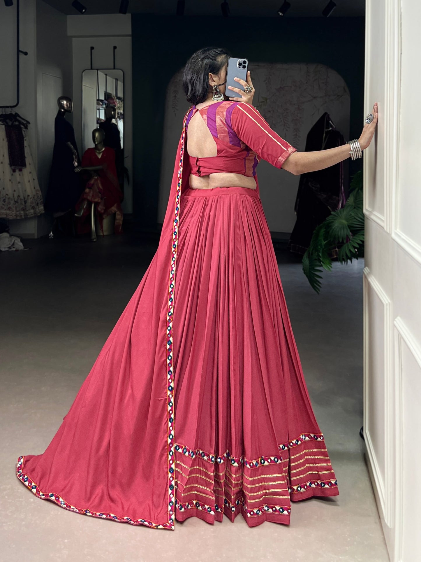 COULTURE OF NAVRATRI LEHNGA CHOLI