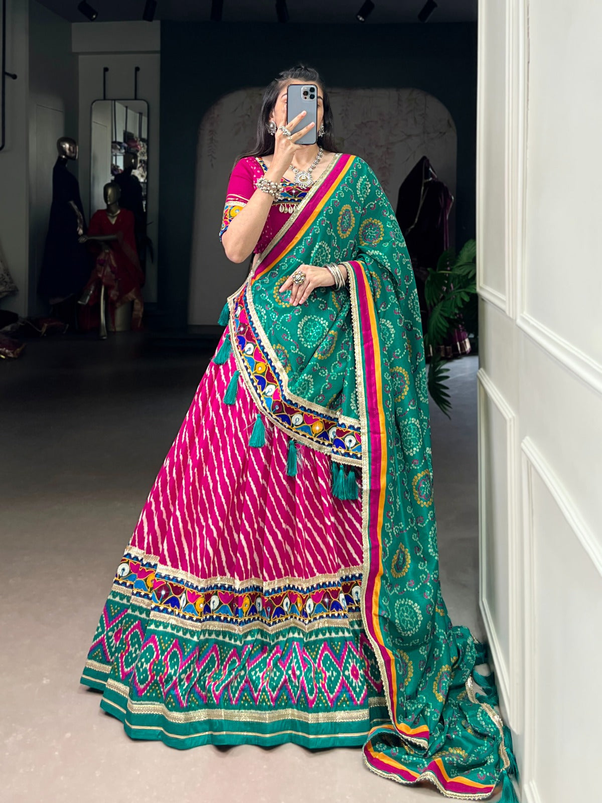 GAMTHI WORK LEHNGA CHOLI
