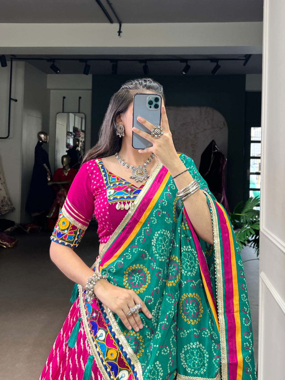 GAMTHI WORK LEHNGA CHOLI