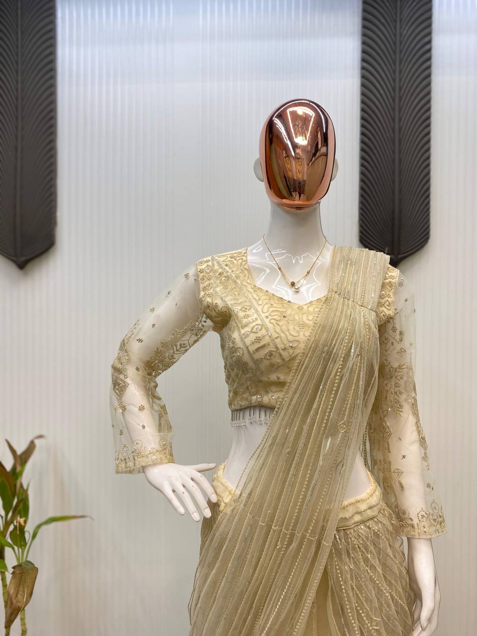 SAREE WITH LONG SLEEVES BLOUSEIN