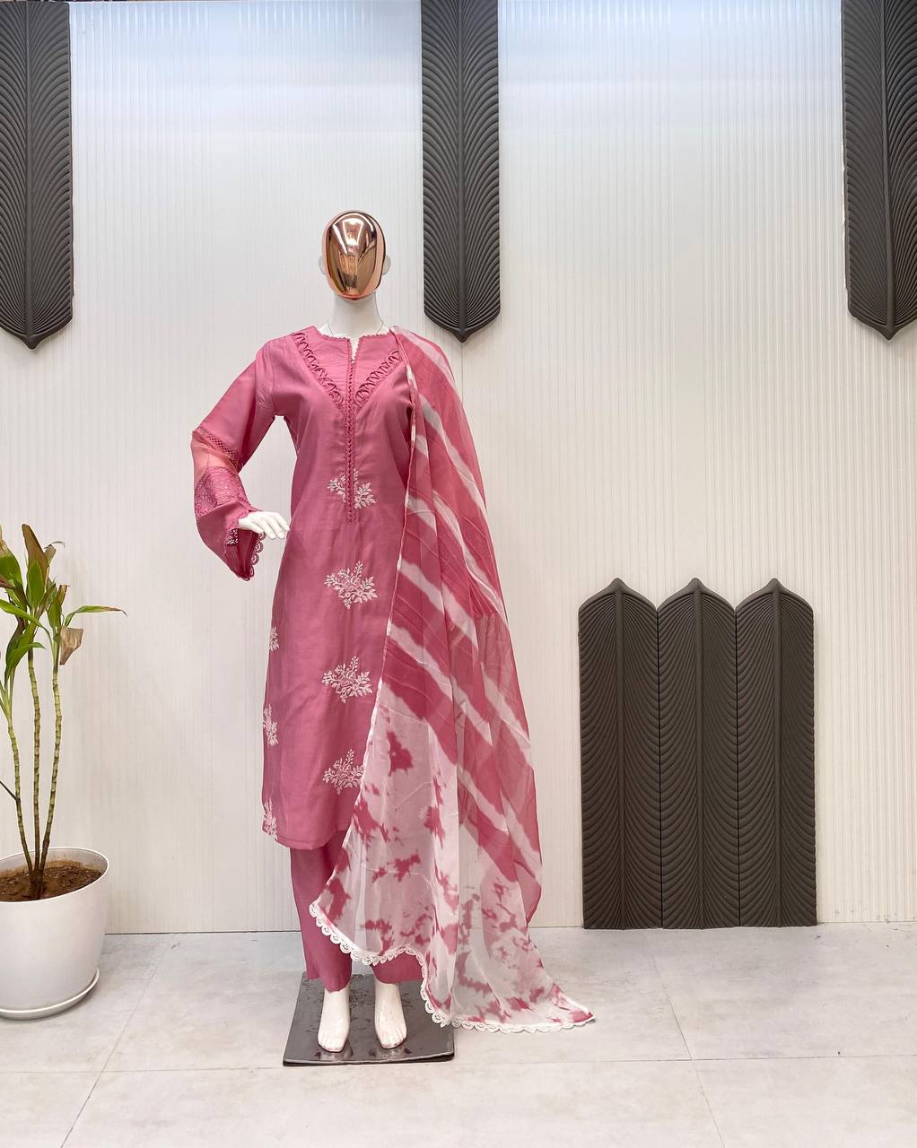 SUIT IN ROMAN TOP PANT WITH DUPATTA