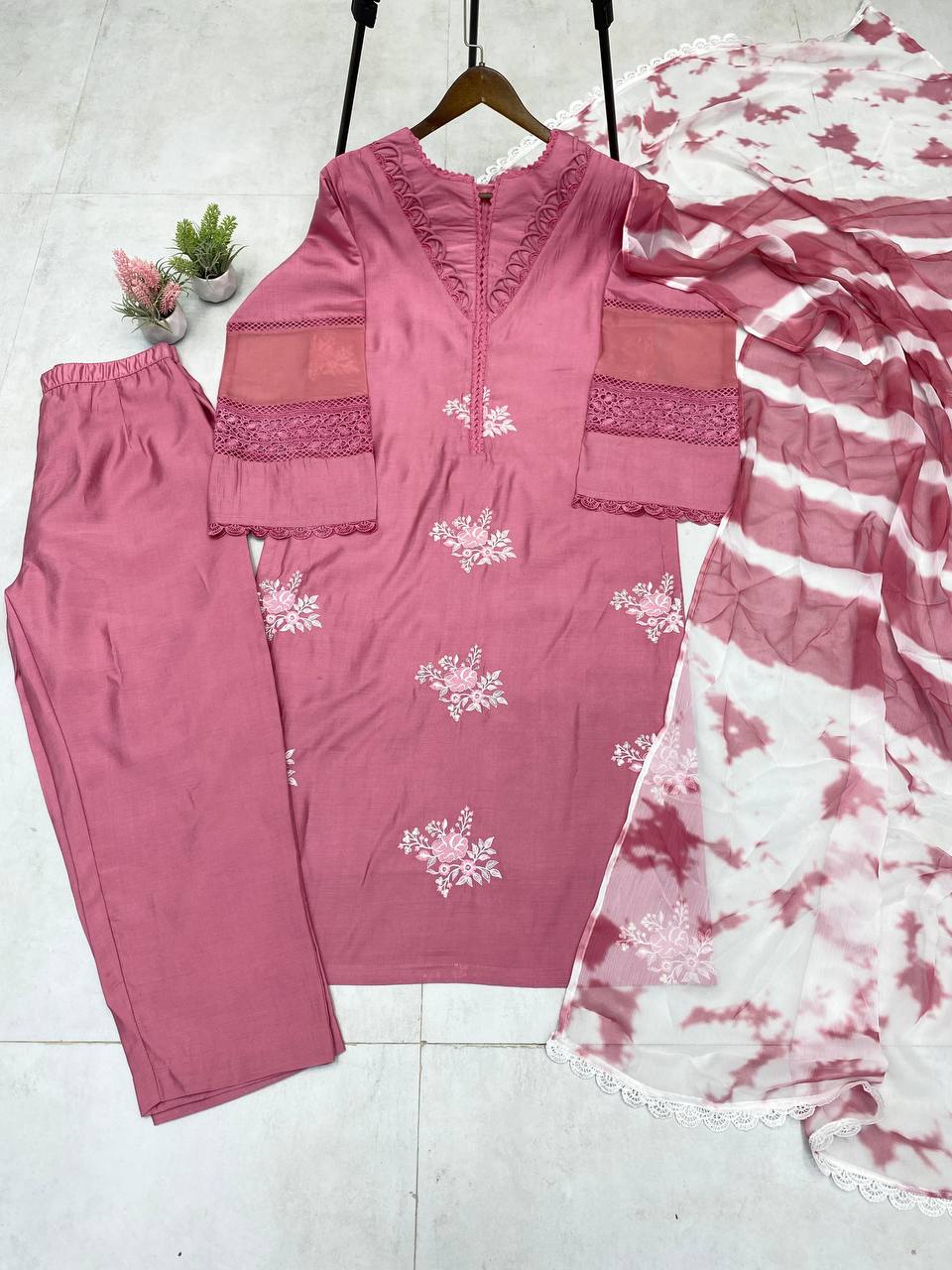 SUIT IN ROMAN TOP PANT WITH DUPATTA