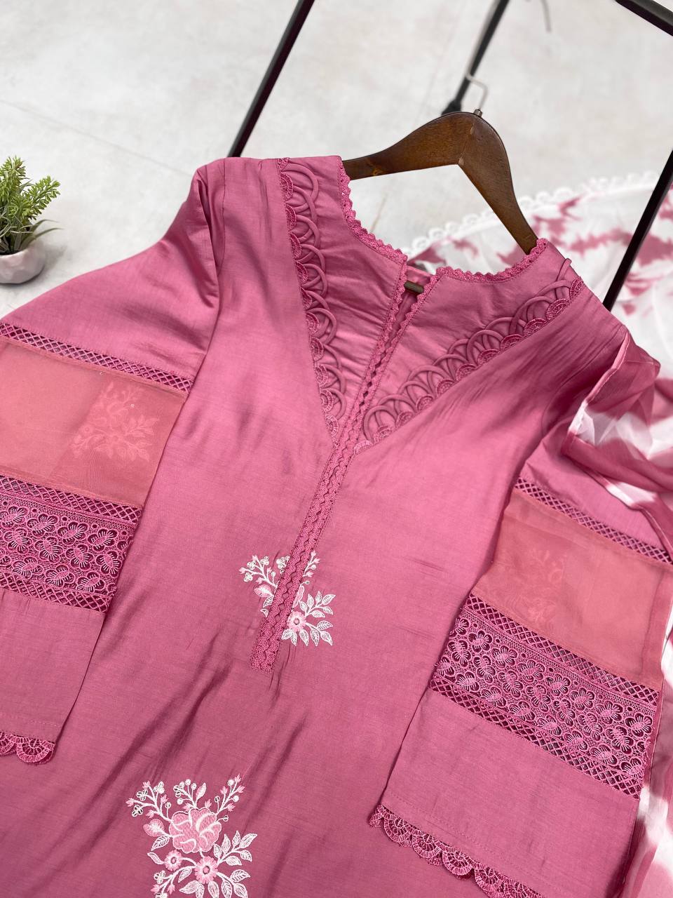 SUIT IN ROMAN TOP PANT WITH DUPATTA