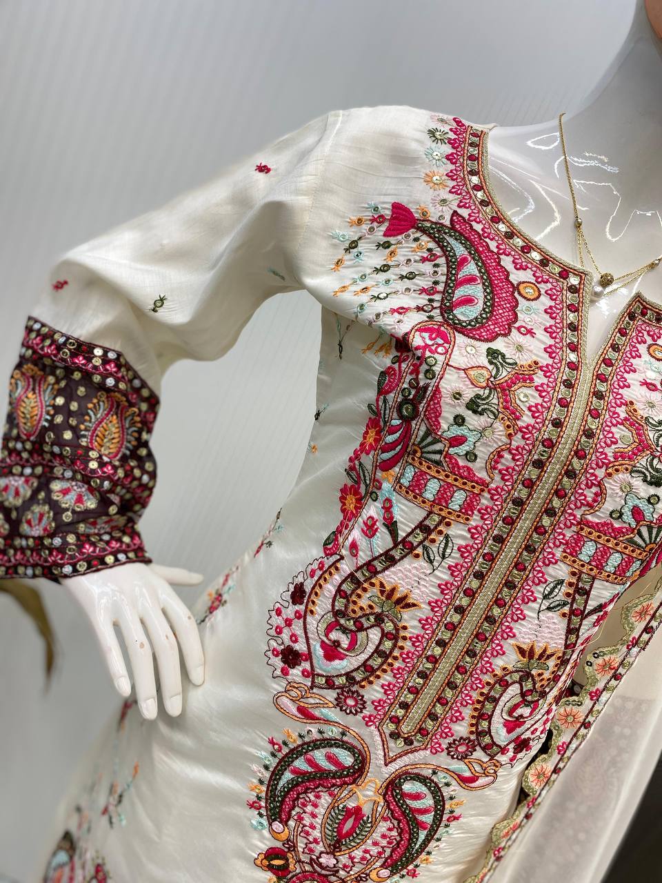 PLAZZO SUIT IN THREE PIECE