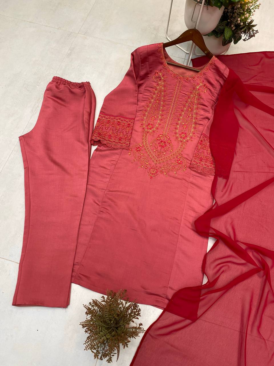 PANT WITH DUPATTA