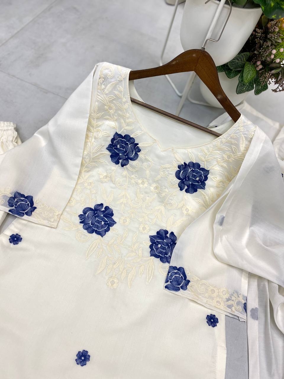 PANT WITH DUPATTA PAIR