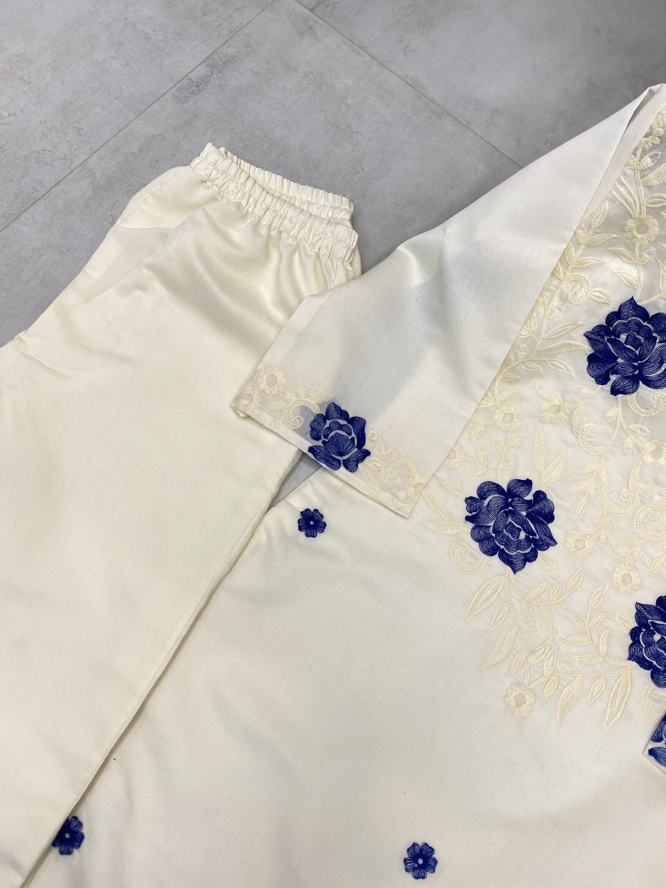 PANT WITH DUPATTA PAIR