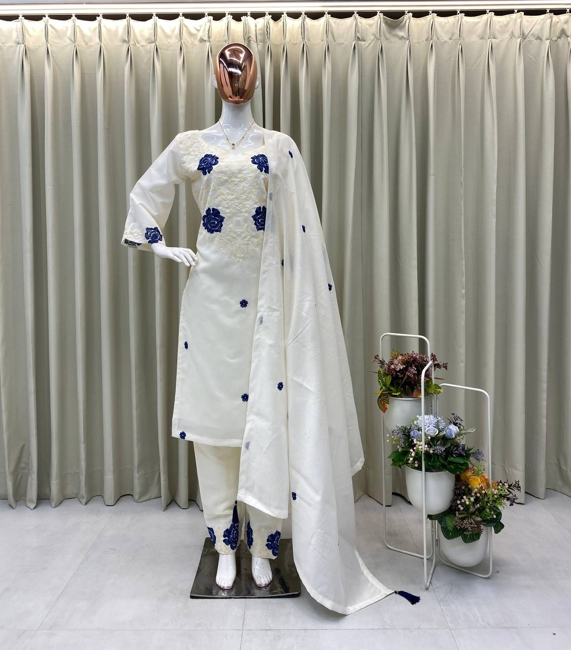 PANT WITH DUPATTA PAIR