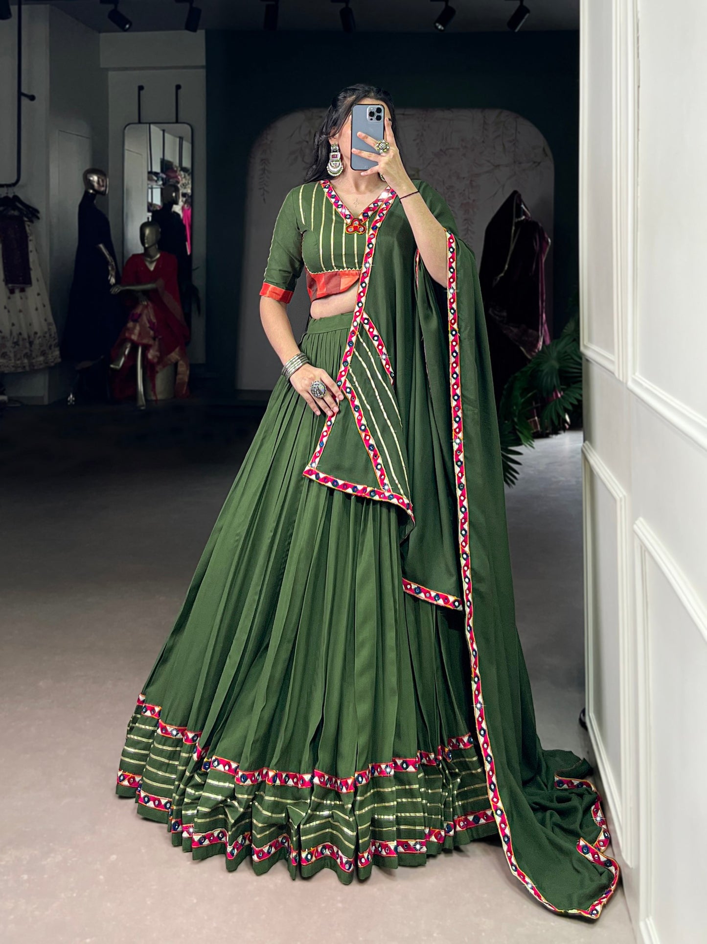 COULTURE OF NAVRATRI  LEHNGA CHOLI