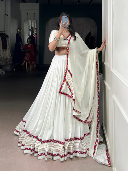COULTURE OF NAVRATRI  LEHNGA CHOLI