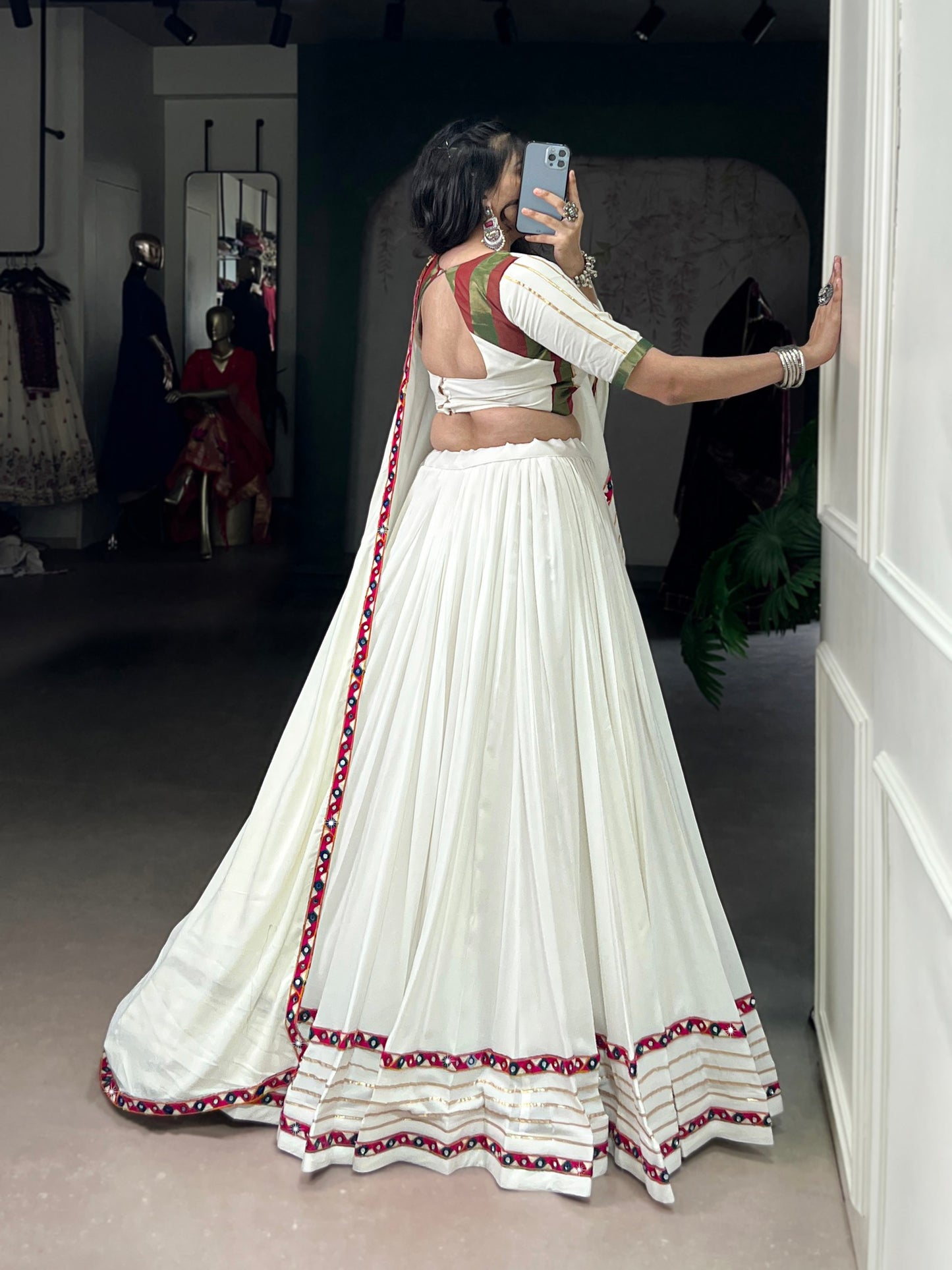 COULTURE OF NAVRATRI  LEHNGA CHOLI
