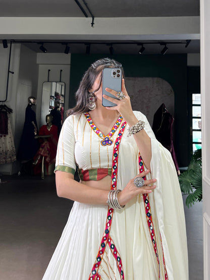 COULTURE OF NAVRATRI  LEHNGA CHOLI