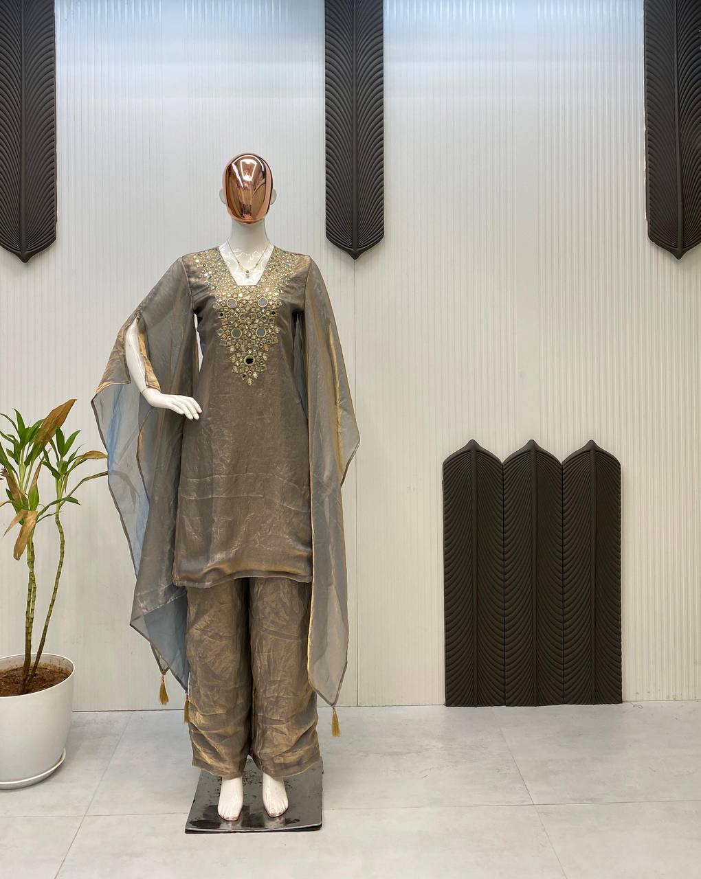 TOP WITH PLAZZO PAIR